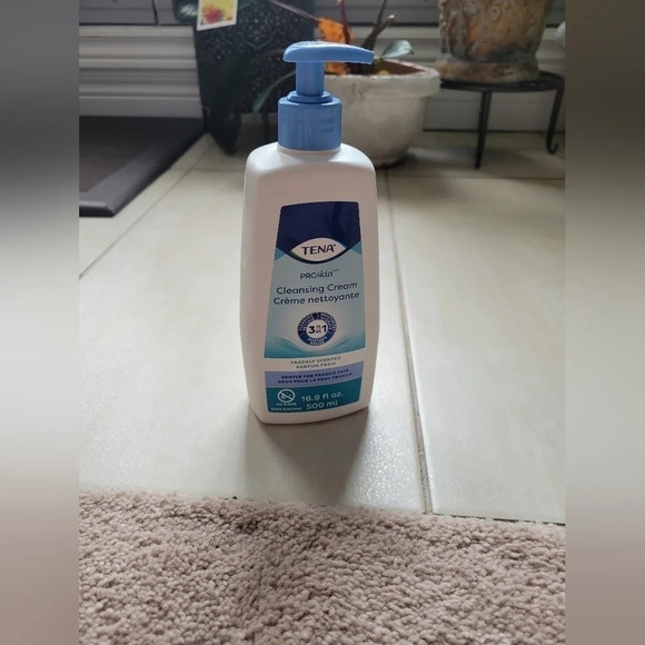 TENA  ProSkin Cream Rinse-Free Body Wash Pump Bottle Mild Scent 16.9 oz. - Picture 4 of 4
